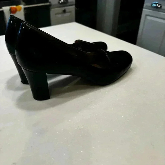 CIRCA JOAN & DAVID Size 9M Luxe -Voyeur Black Slip On Patent Leather Heels - Picture 5 of 10